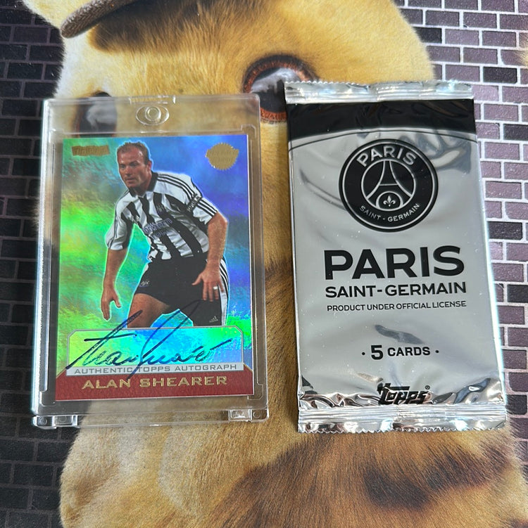Random football autograph card + sealed pack (Topps items only)